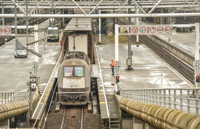 U tunelu ispod La Manchea pokvario se voz, evakuirani deseci ljudi