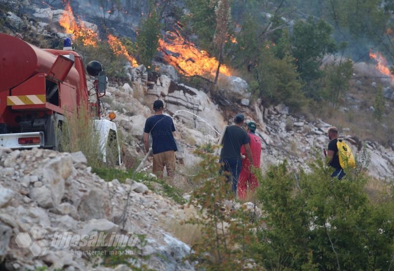 Požari u Neumu i Konjicu i dalje aktivni, potrebna pomoć iz zraka