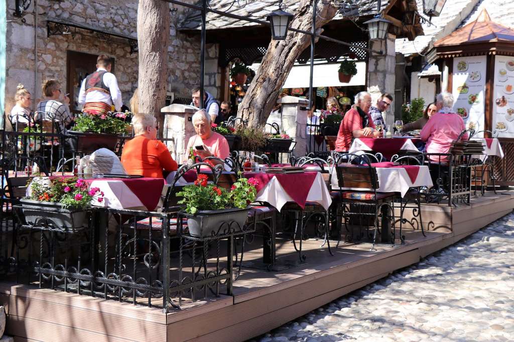 U ugostiteljstu se traži radnik više, u IT industriji najviše plaće