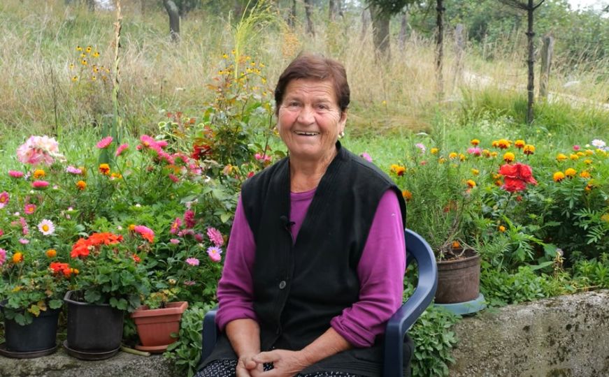 Jedina stanovnica sela u BiH, ipak sretna i nasmijana: "Nije me strah vukova ni divljih svinja"