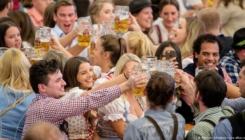 Počeo Oktoberfest: Opušteno bez opasnosti od korone