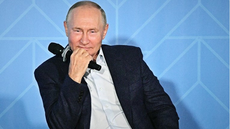 Putin: Rusija neumorno izvozi vojnu opremu i naoružanje uprkos sankcijama