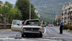 Teška saobraćajna nesreća u Mostaru, najmanje jedna osoba povrijeđena