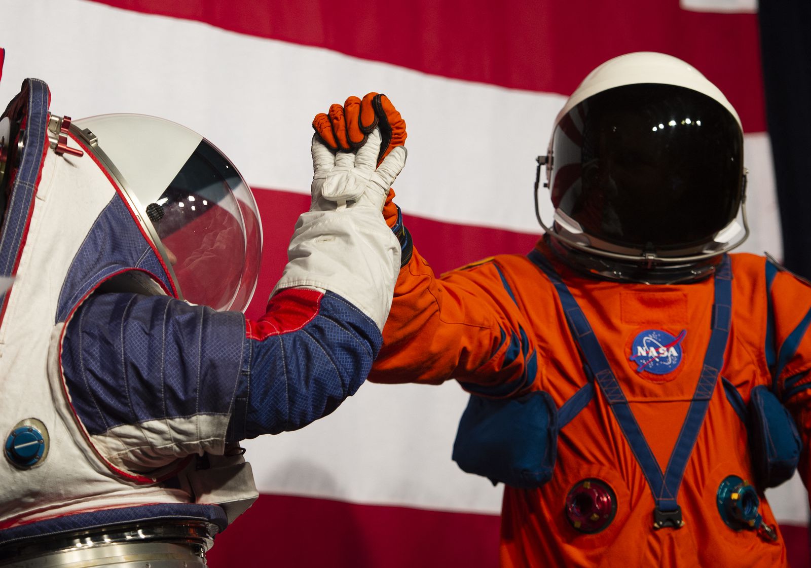 Korak bliže Mjesecu: NASA odabrala kompaniju koja će dizajnirati svemirska odijela za astronaute