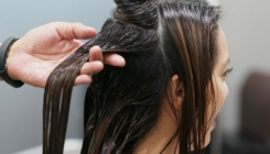 Hemikalije za ispravljanje kose povezane su sa karcinomom materice