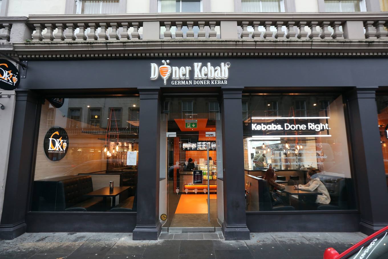 Vozačica se sudarila s ražnjem za kebab