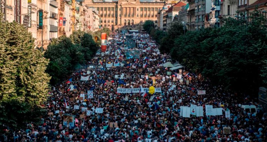 Veliki protest u Češkoj, traže direktne pregovore s Putinom