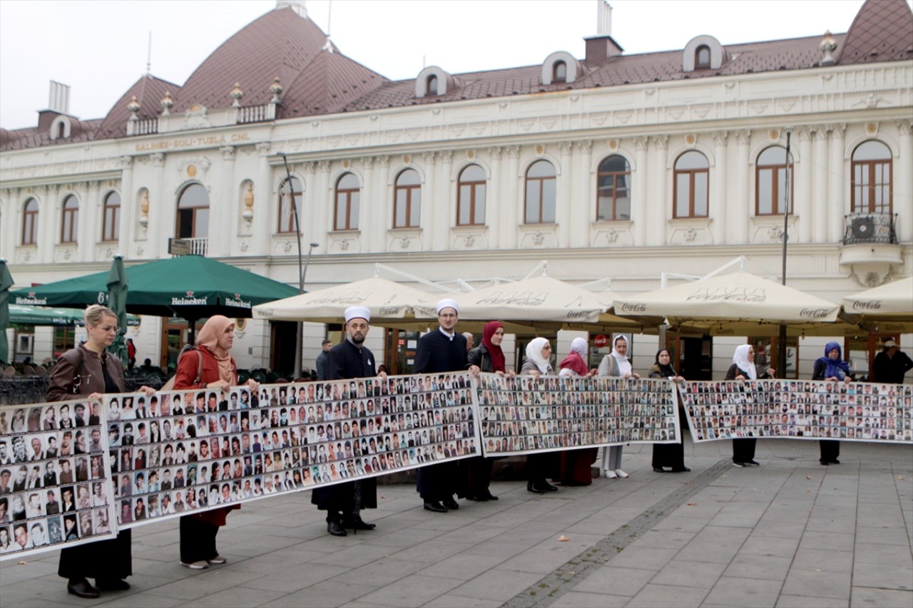 "Za istinu i pravdu": Članice Udruženja "Žene Srebrenice" ponovo na ulicama Tuzle