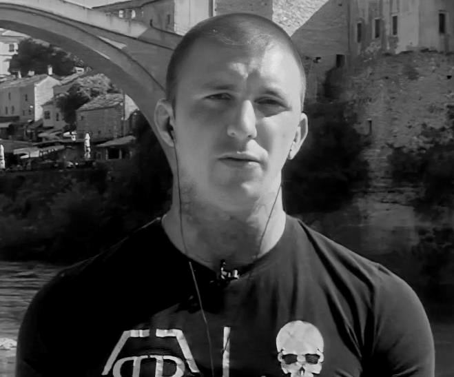 Mostar okovan tugom: U 30. godini preminuo Ali Hamza Duraković, skakač koji je u maju spasio turistu iz Neretve
