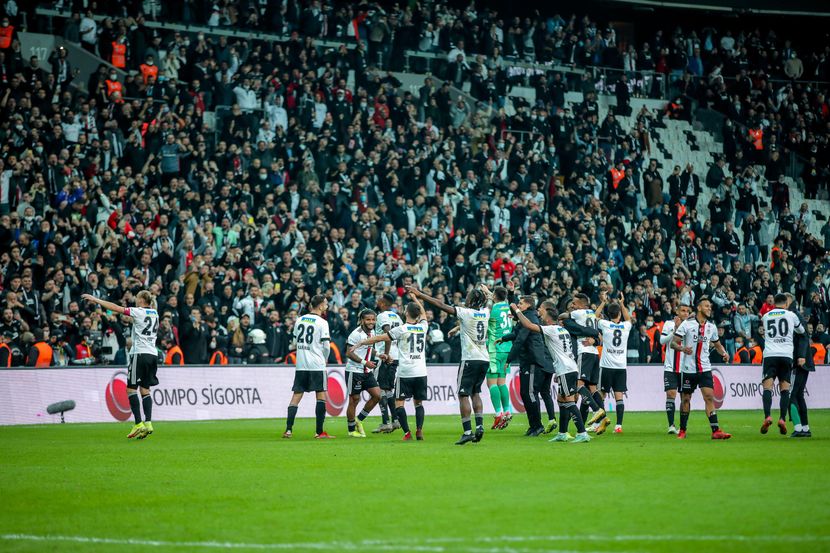 Bezbjednost je važnija od fudbala: Turci odložili meč Bešiktaša nakon eksplozije u centru Istanbula