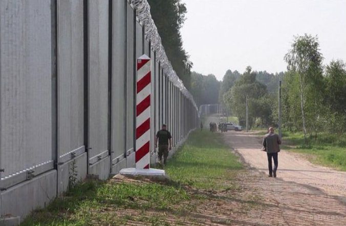 Poljska počela graditi ogradu od bodljikave žice na granici s ruskim Kalinjingradom