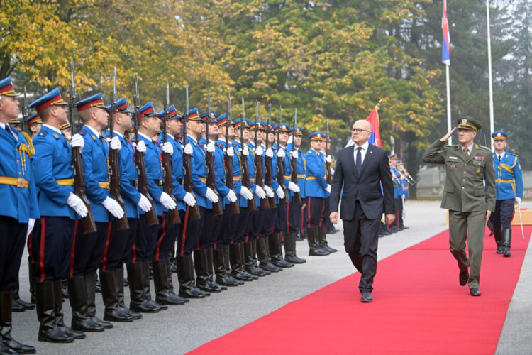 Vojska Srbije u stanju pripravnosti zbog Kosova, dignut nivo borbene gotovosti