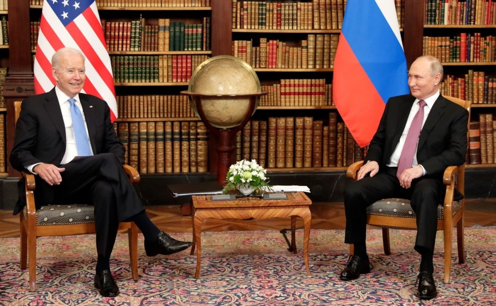 Kremlj: Rusija i SAD ne pregovaraju o mogućem sastanku Putina i Bidena