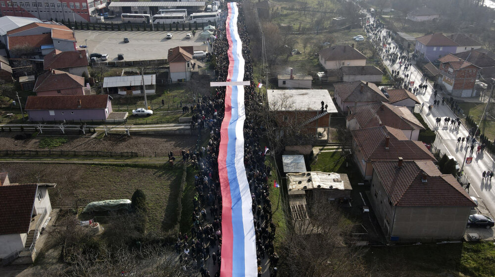 Vojska i MUP Srbije u pripravnosti zbog stanja na Kosovu, podignuta i nova barikada