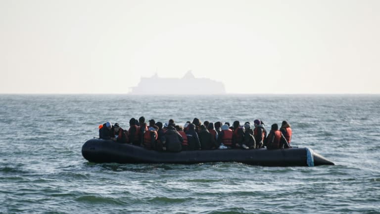 Potonuo je čamac pun migranata, neki su se utopili. U toku je akcija spašavanja