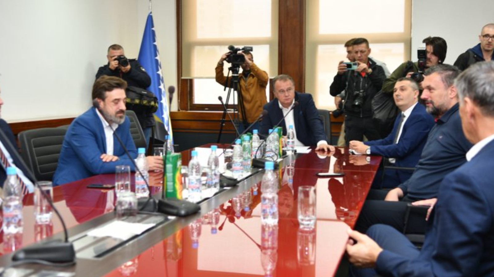 U centrali SDP-a počeo sastanak Osmorke, razgovara se o podjeli resora