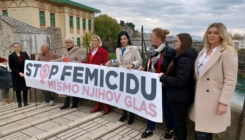 Skok bez aplauza sa Starog mosta za žrtve femicida