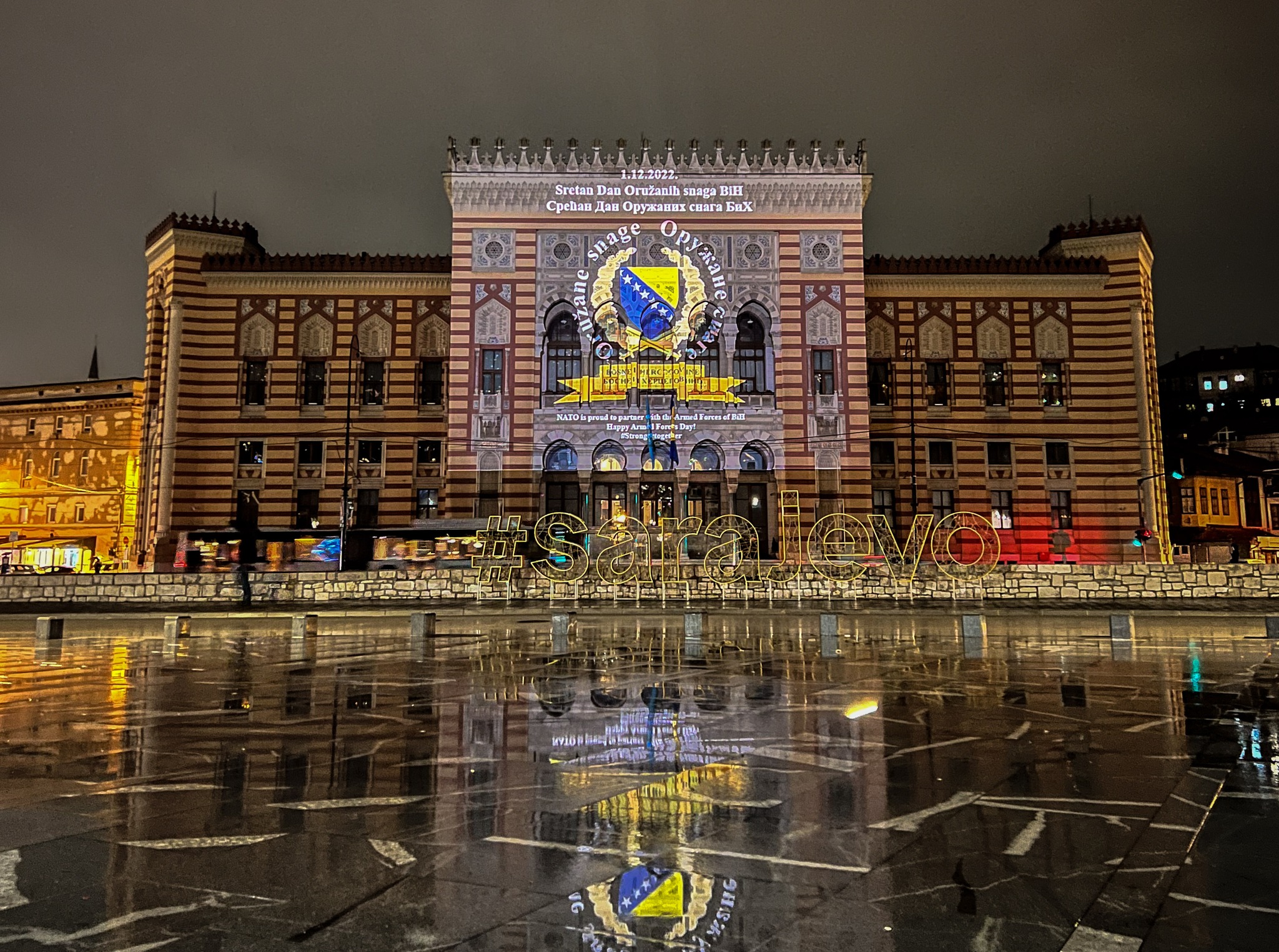 Sarajevska Vijećnica večeras sija u bojama Oružanih snaga BiH