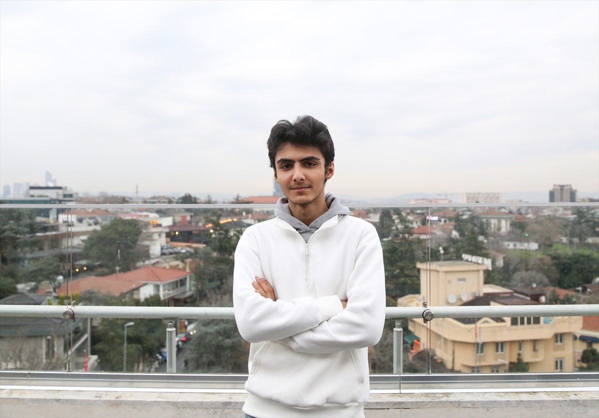 Mladi dostavljač oduševio klavirskom izvedbom u hotelu u Istanbulu