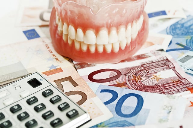 Austrijanka u Dubrovniku popravila zube za 4800 eura pa pokušala pobjeći avionom