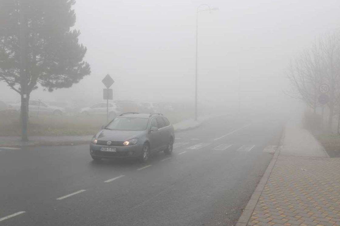 Upozorenje vozačima: Smanjena vidljivost zbog jutarnje magle uz rijeke Bosnu, Savu, Drinu i Spreču