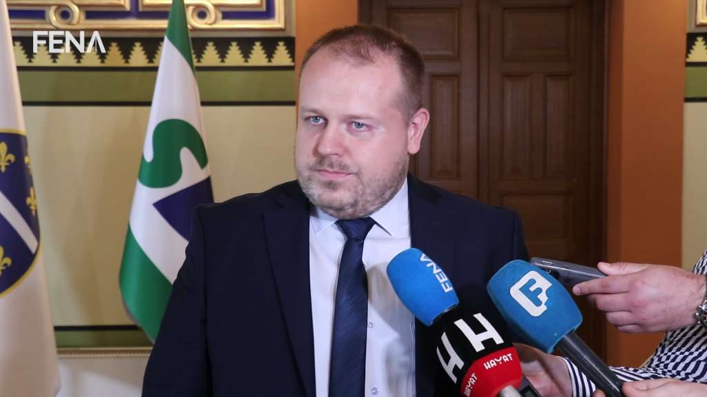 Šabanović: Trojka je pokazala da im je ljubav HDZ-a važnija od života i imovine građana