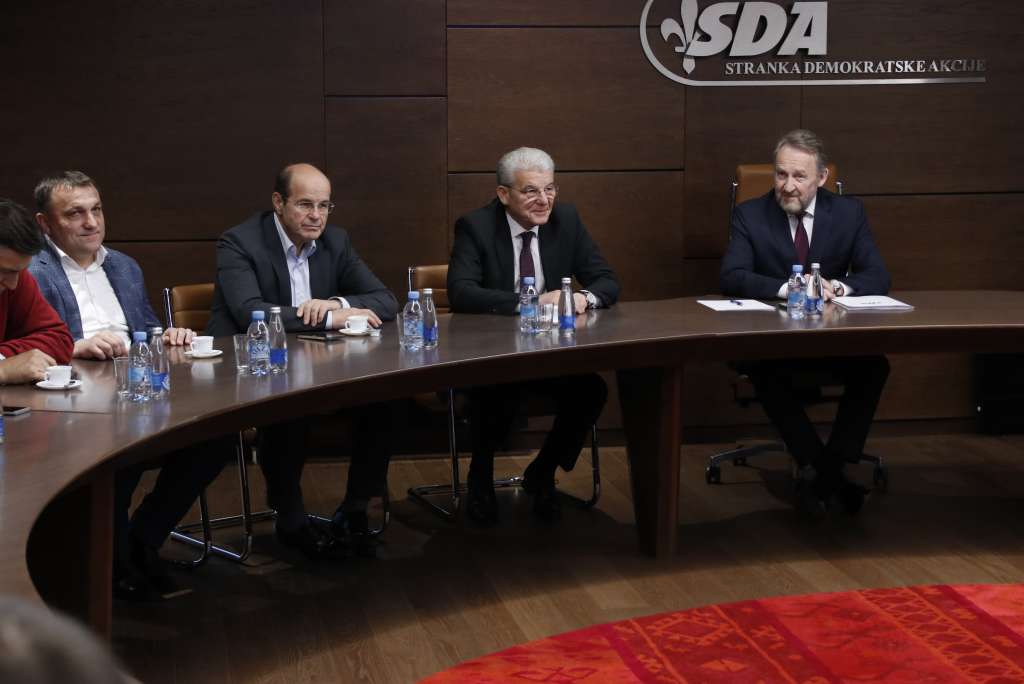 Predsjedništvo SDA zasjeda sutra, politička situacija i kadrovska rješenja na dnevnom redu