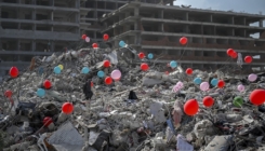 Za djecu poginulu u zemljotresu u Hatayu: Baloni na ruševinama vrtića