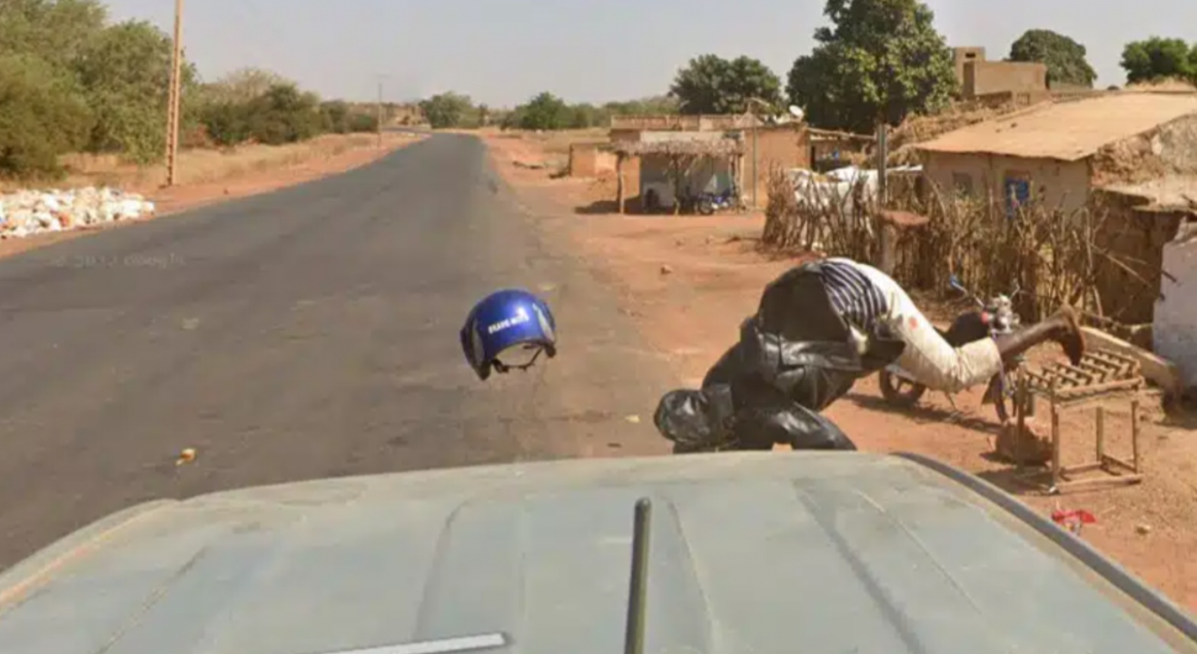 Google Street View automobil pregazio motociklista nasred ceste