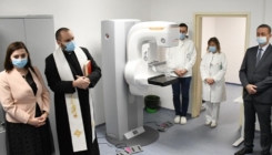 Hrvatska: Svećenik blagoslovio novi uređaj bolnici