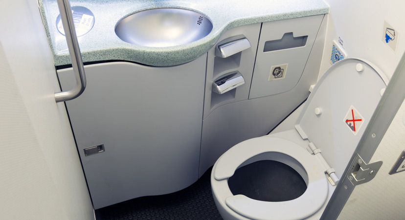 Stjuardesa otkriva kada je najgore koristiti toalet u avionu i koliko se često čisti
