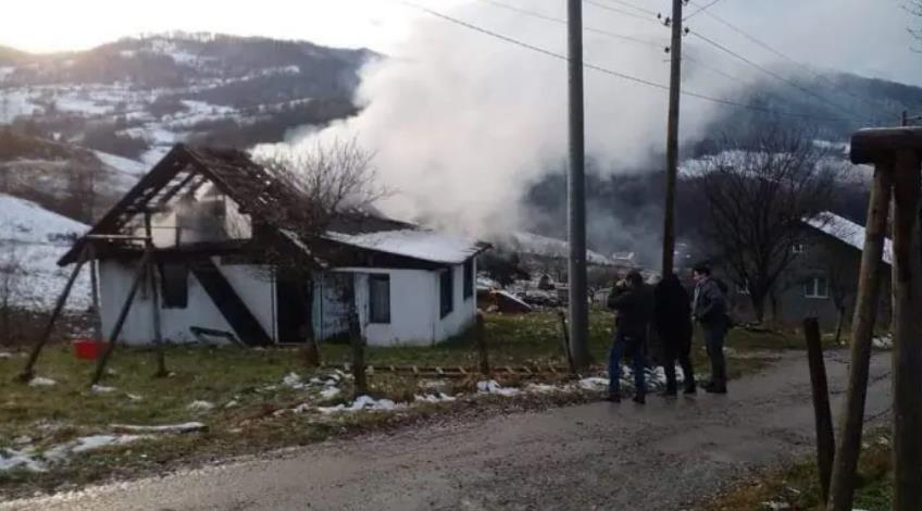 Tragedija kod Živinica: U požaru smrtno stradala jedna osoba