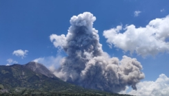 Eruptirao vulkan Merapi u Indoneziji