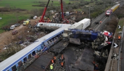 Broj poginulih u željezničkoj nesreći u Grčkoj povećan na 46, traga se za nestalima