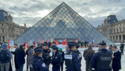 Demonstranti zatvorili ulaze u muzej Louvre