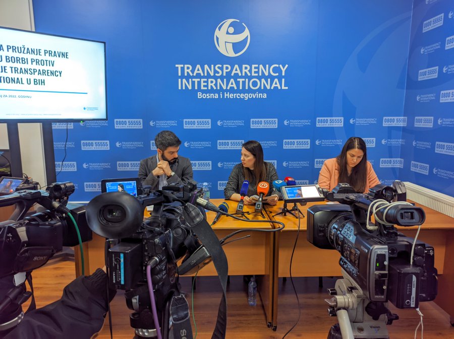 Transparency International BiH: Građani najviše prijavljuju korupciju u državnoj upravi