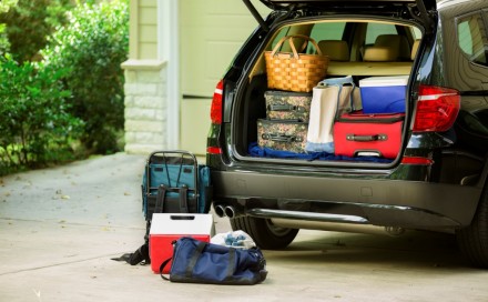 Ovih 10 stvari trebate imati u automobilu kada putujete na godišnji odmor