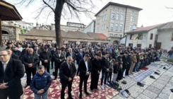 Klanjan bajram-namaz u Gazi Husrev-begovoj džamiji u Sarajevu