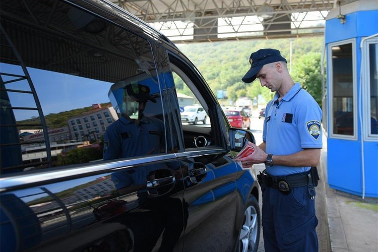 Granica Hrvatske i BiH: Carinik ostao bez posla zbog krađe robe na granici u vrijednosti od 40 KM