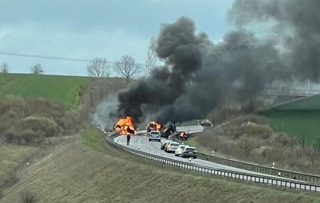 Sedam osoba poginulo u stravičnoj nesreći u Njemačkoj: Žrtve  izgorjele u automobilima