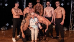 92-godišnjoj penzionerki striperi ispunili seksi životnu želju