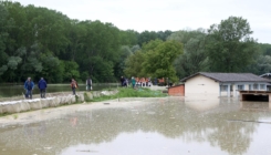 Vanredna situacija u Petrinji i Sisku, očekuje se porast Kupe od 10 metara