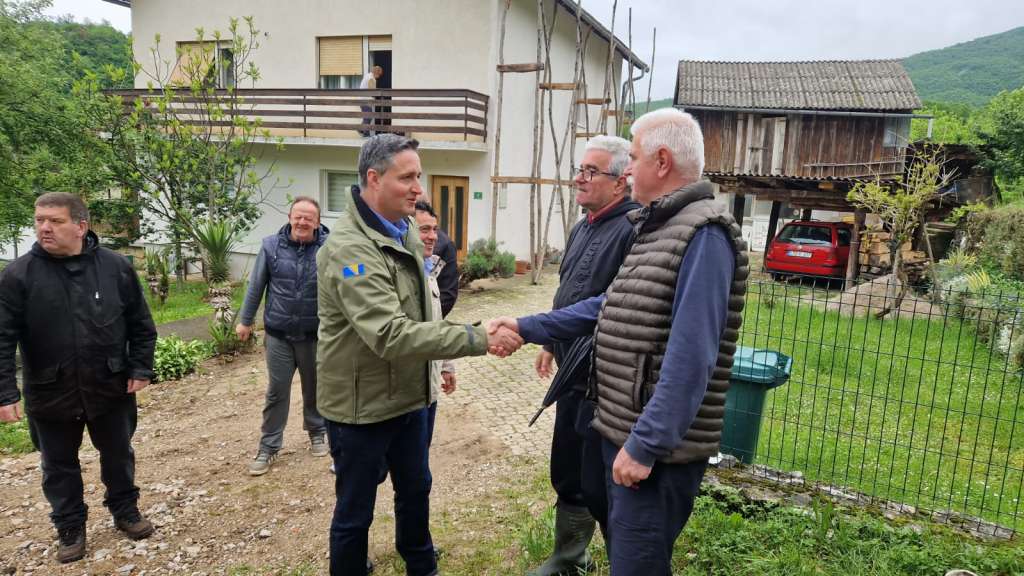Denis Bećirović ponudio pomoć stanovništvu USK, moguće i angažovanje Oružanih snaga BiH