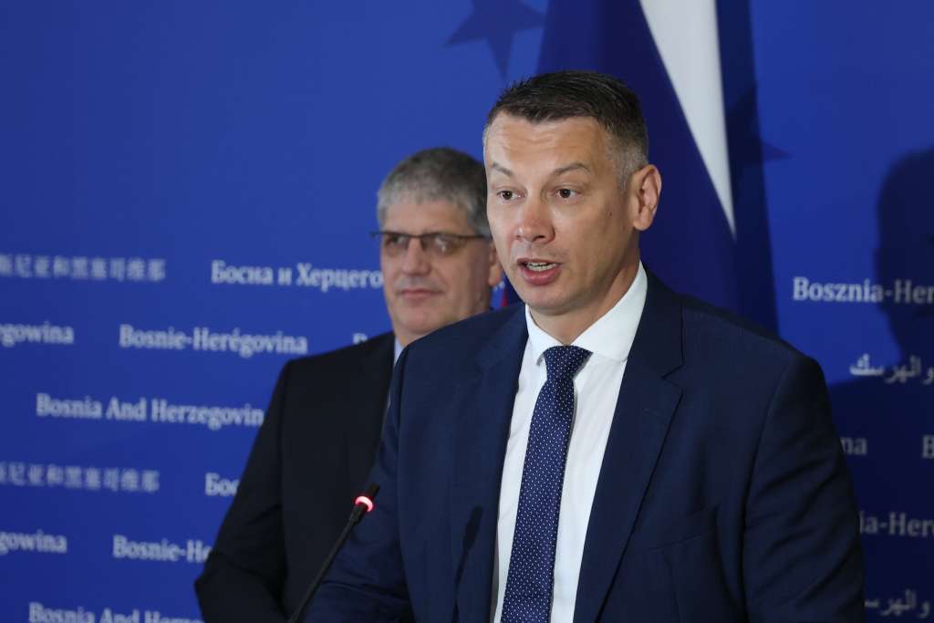 Nešić osudio i odbacio Helezovu izjavu da se u RS nalaze ruski vojni kampovi za obuku