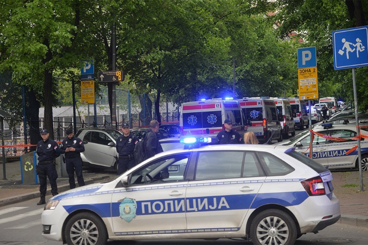 Napad kod Ambasade Izraela u Beogradu: Ranjen policajac, ubijen napadač