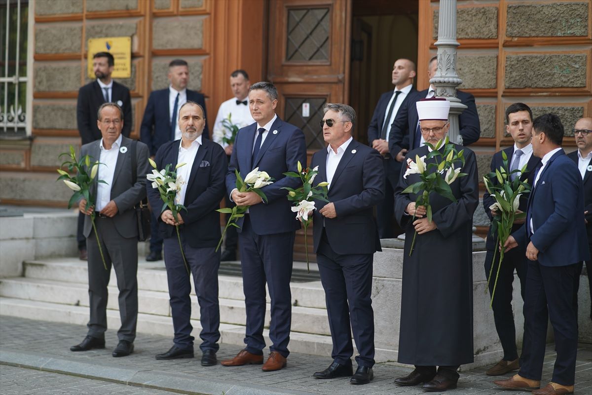 Bećirović: Nedopustivo je da još imamo pojave negiranja presuđenog genocida u Srebrenici