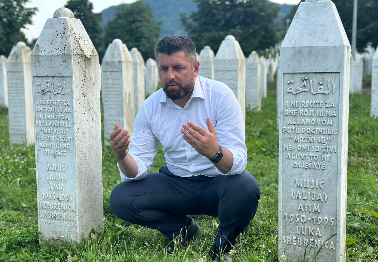 Duraković: Nema više nikog u Srebrenici. Delegacije su otišle, priča je prestala