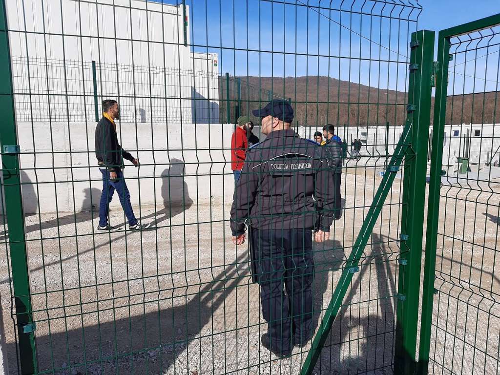 Dva ilegalna migranta vraćena iz BiH u zemlje porijekla
