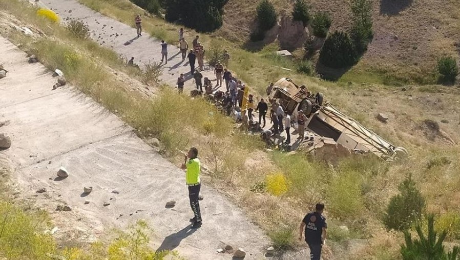 Turska: U prevrtanju autobusa u Karsu poginulo sedam osoba, 22 povrijeđene