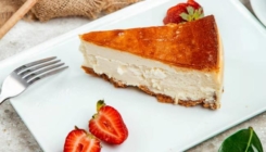 Sočni desert: Recept za crème brûlée cheesecake